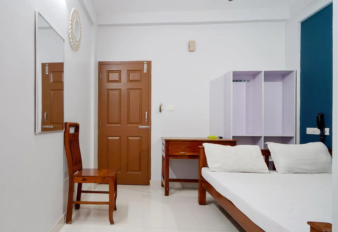 Reach Residency Hotel Kochi 2*,