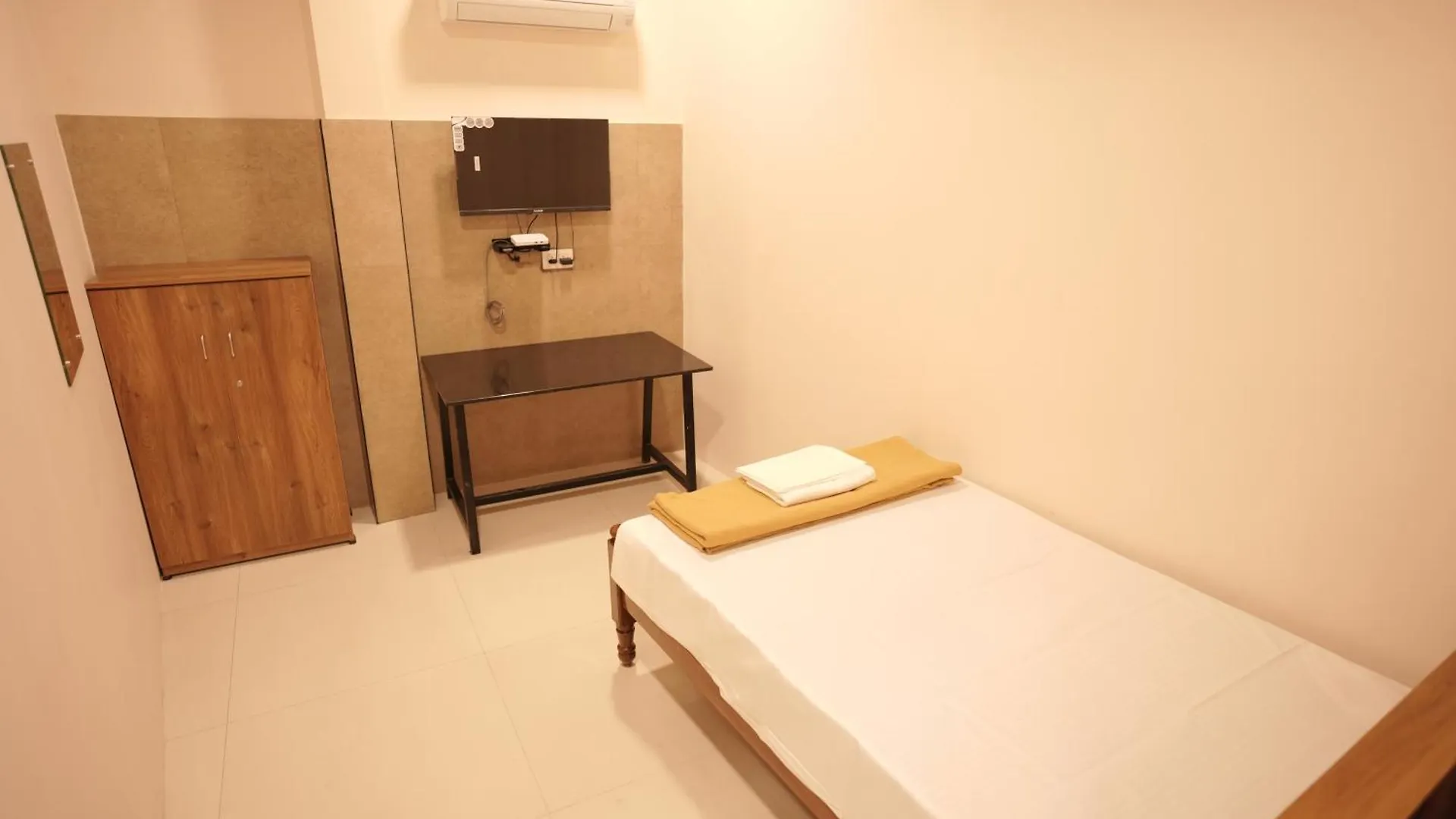 Reach Residency Hotel Kochi 2*,